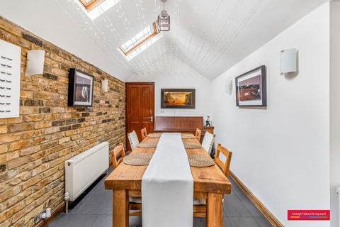 undefined, Blagdens Close, Southgate, London, N14