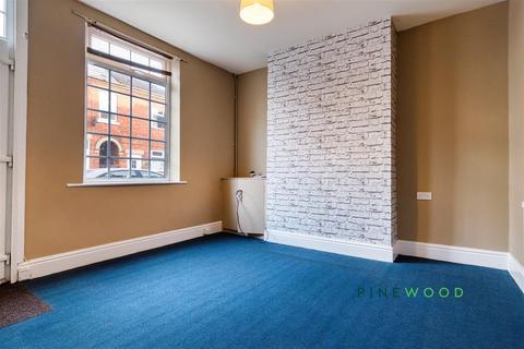 3 bedroom terraced house to rent, Selwyn Street, Chesterfield S44