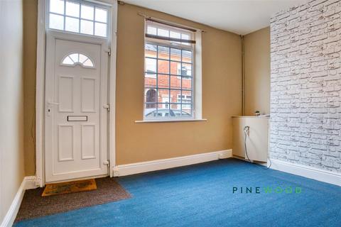 3 bedroom terraced house to rent, Selwyn Street, Chesterfield S44