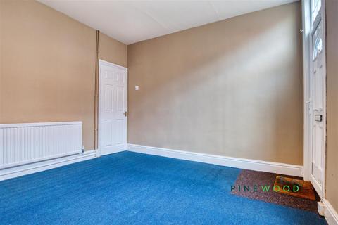 3 bedroom terraced house to rent, Selwyn Street, Chesterfield S44
