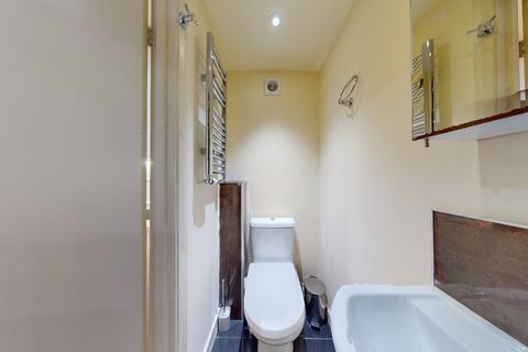 Studio to rent, Cranhurst Road