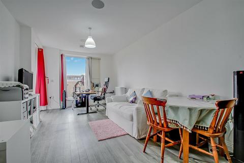 undefined, Quayle Crescent, London
