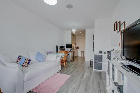 undefined, Quayle Crescent, London
