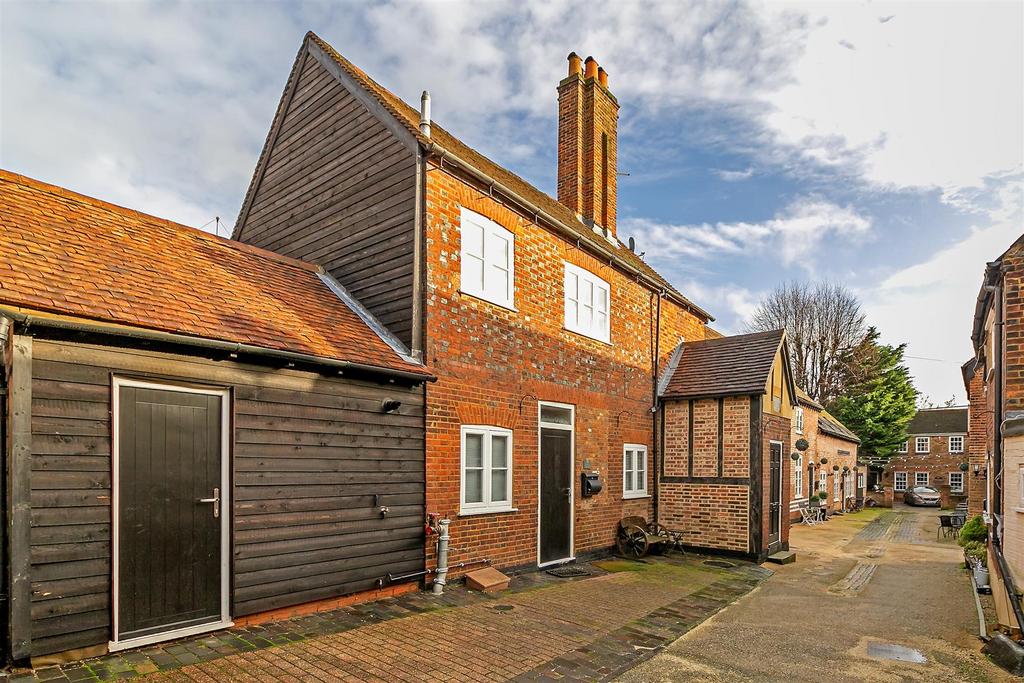 20 Dolphin Cottage-1.jpg