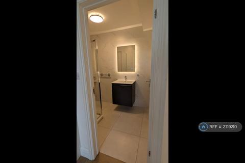 2 bedroom flat to rent, Harpenden Road, London, SE27
