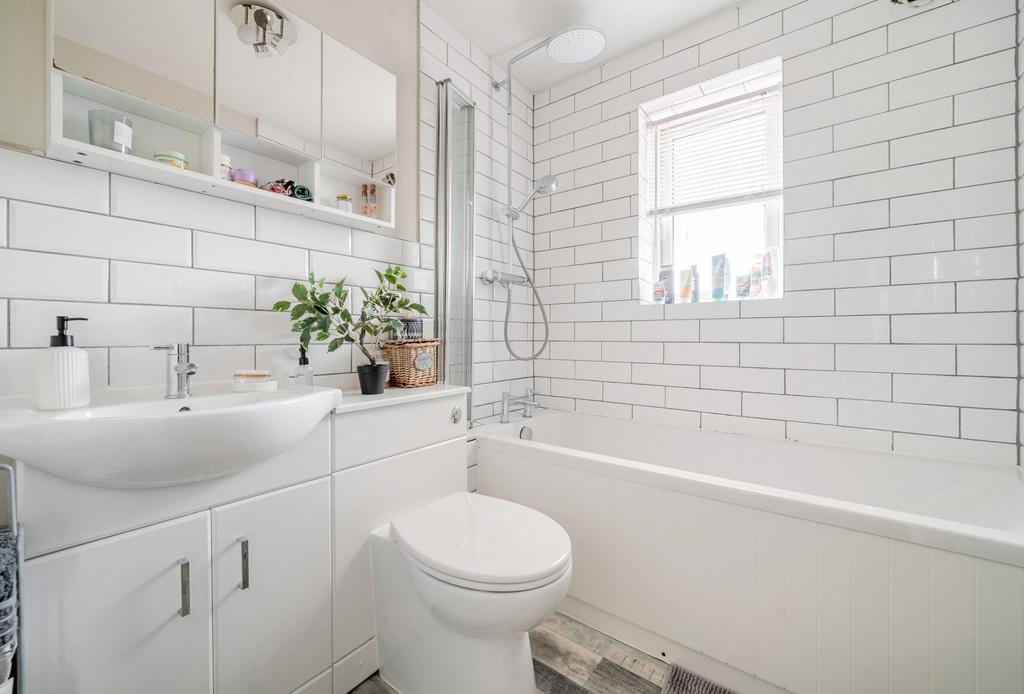 1375434-15-690c89...