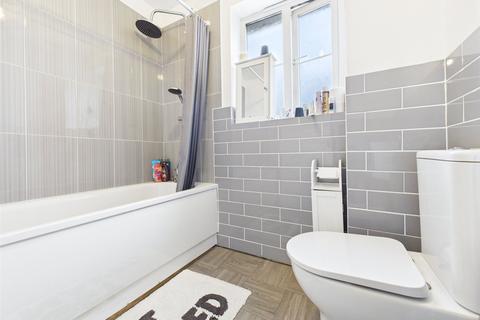 undefined, Billingham Close, Gloucester, Gloucestershire, GL4