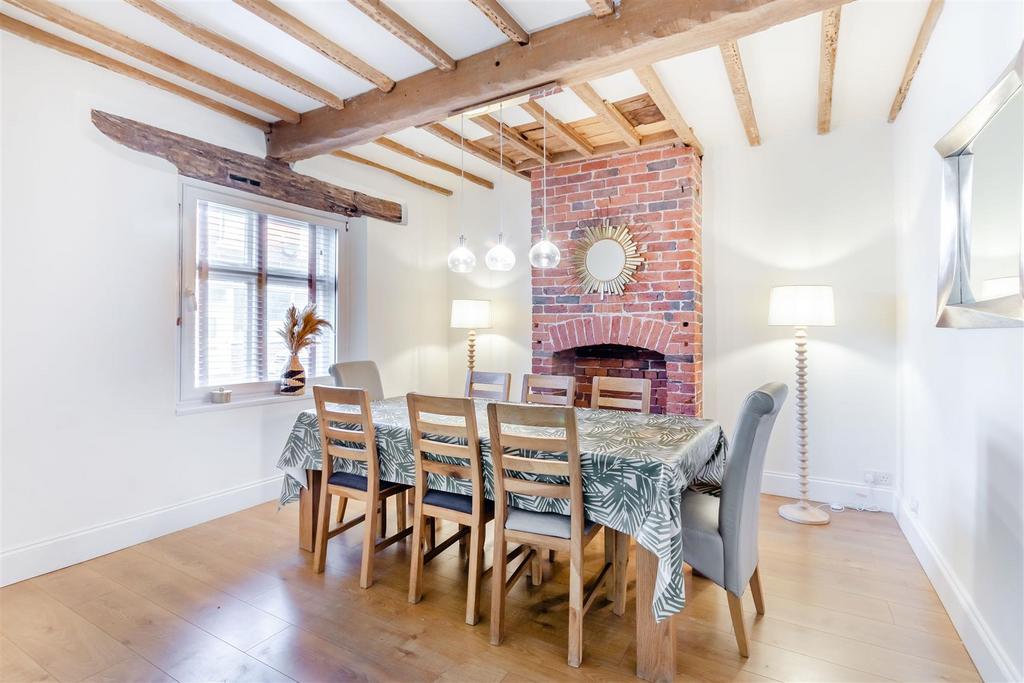 8627605-interior01.jpg