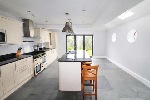 undefined, Dovecote Lane, Beeston, Nottingham, NG9 1HR