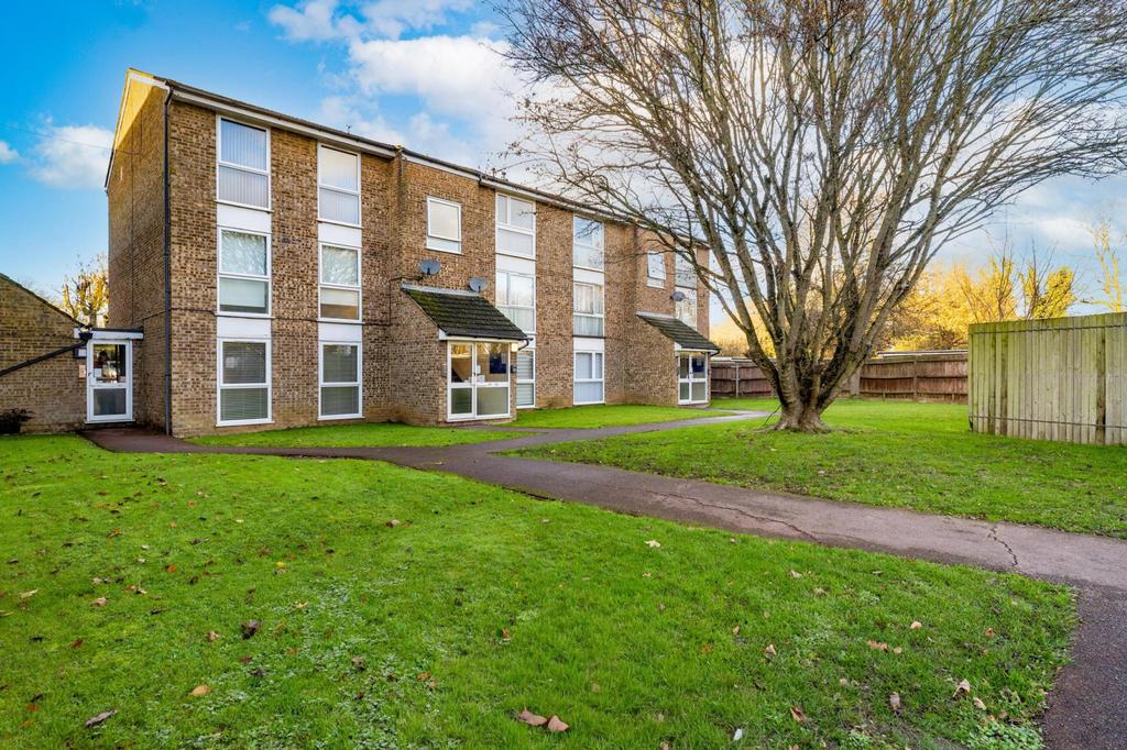 2 bed flat for sale Wyedale, London Colney AL2 1 T