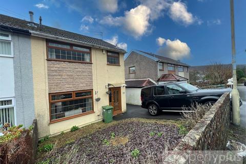 undefined, Heol Trewilliam, Tonypandy, Rhondda Cynon Taff, CF40
