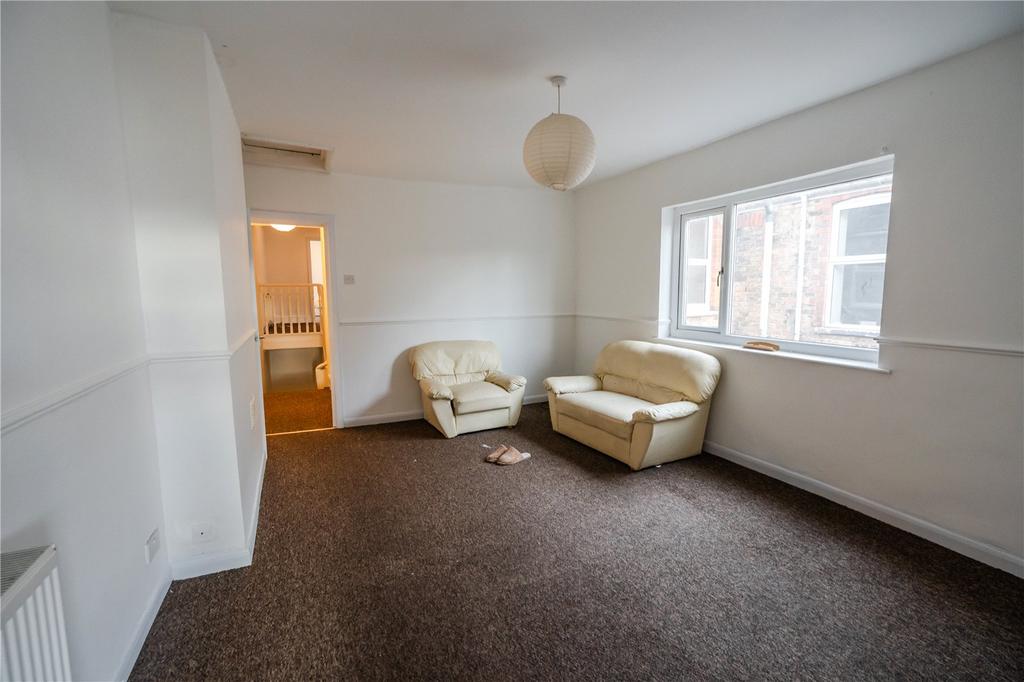 Ff F- Living Room