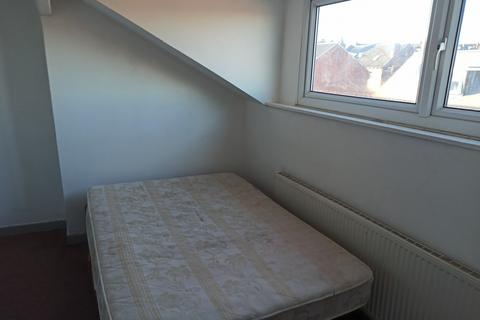 2 bedroom terraced house to rent, Leeds LS11
