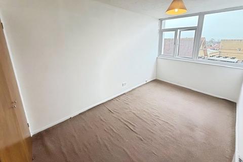 2 bedroom flat to rent, Grammar School Walk, Huntingdon, PE29