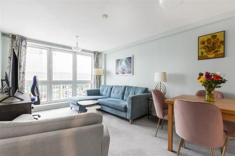 1 bedroom flat to rent, Lombard Road, SW11