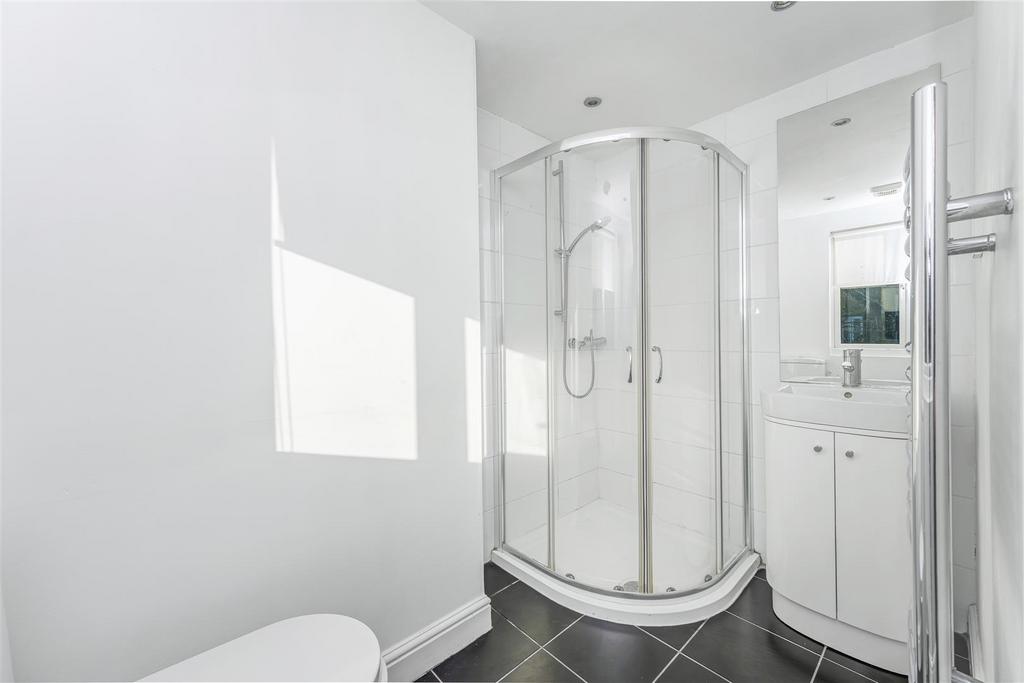 12 st Albans crescent-27.jpg