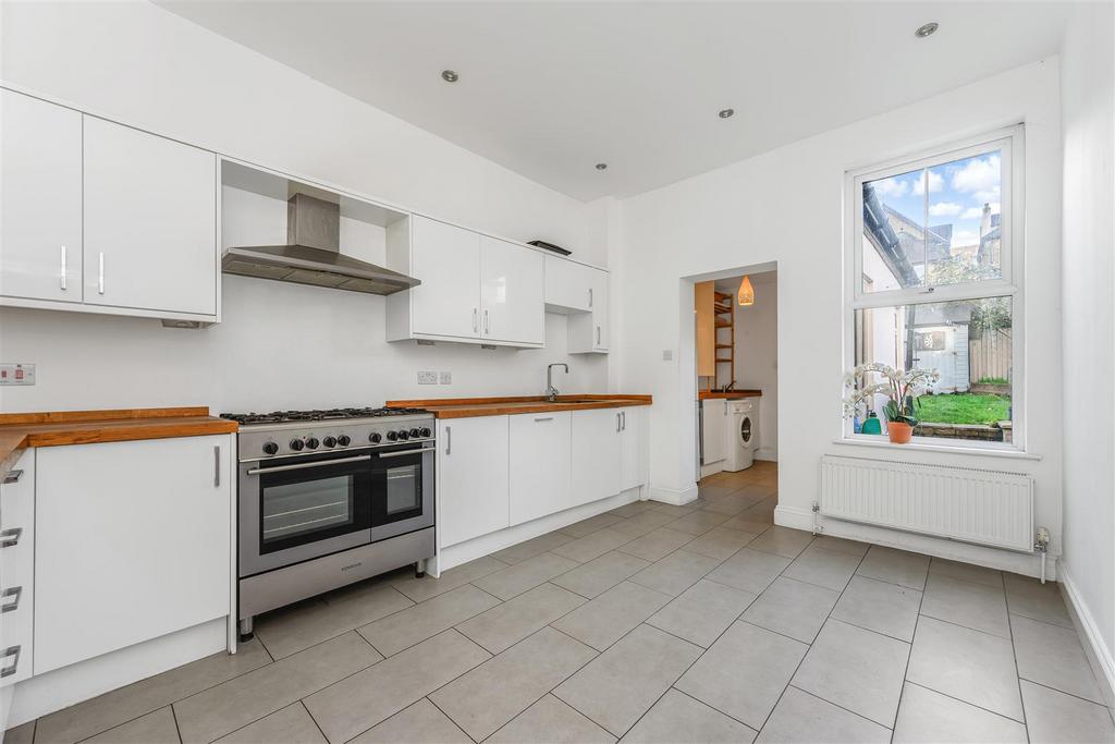 12 st Albans crescent-11.jpg
