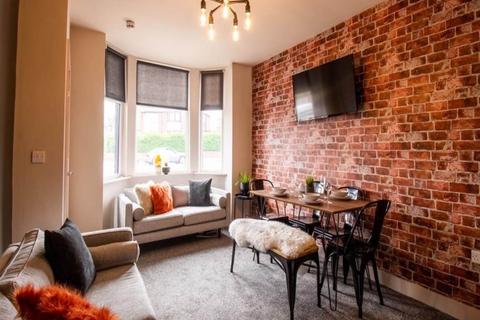 undefined, Dewsbury Road (room 4), West Yorkshire LS11