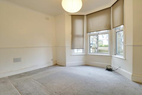 1 bedroom ground floor flat to rent, Southwood Road, London SE9