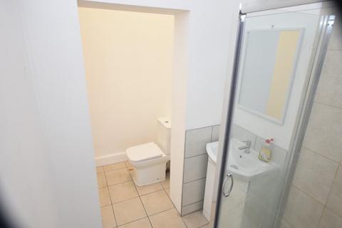 1 bedroom house to rent, Kenton Road, Harrow
