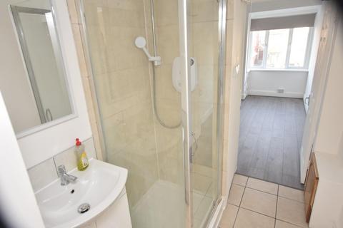 1 bedroom house to rent, Kenton Road, Harrow