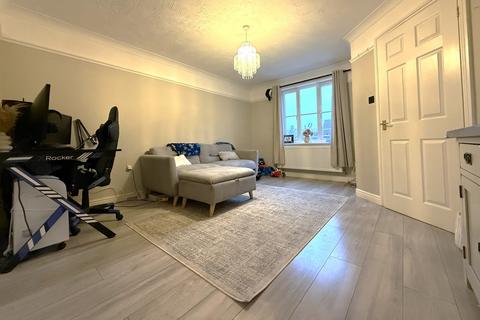 3 bedroom semi-detached house for sale, Guscott Close, Lowestoft, NR32