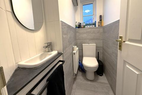 3 bedroom semi-detached house for sale, Guscott Close, Lowestoft, NR32