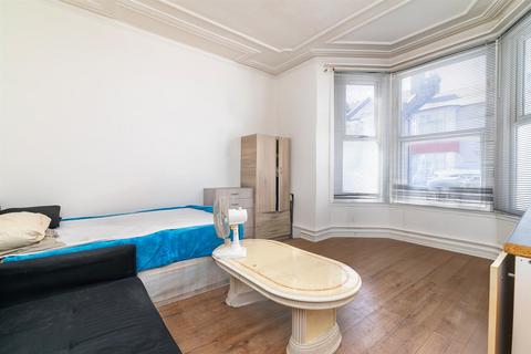 undefined, Mount Pleasant Road, London