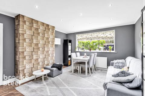 3 bedroom semi-detached house for sale, Hendon Road, Manchester
