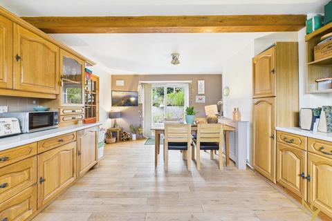 undefined, Malvern WR14