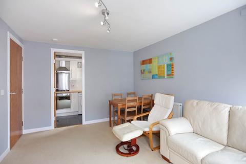2 bedroom flat to rent, St Triduanas Rest, Edinburgh,