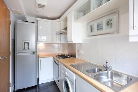 2 bedroom flat to rent, St Triduanas Rest, Edinburgh,