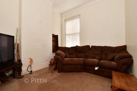 3 bedroom semi-detached house for sale, Station Avenue, Sandown PO36