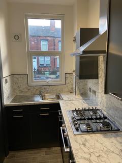 3 bedroom terraced house to rent, Leeds LS11