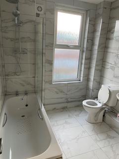 3 bedroom terraced house to rent, Leeds LS11