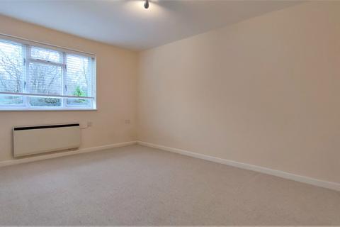 2 bedroom apartment to rent, Trimmers Field, Farnham, Surrey, GU9