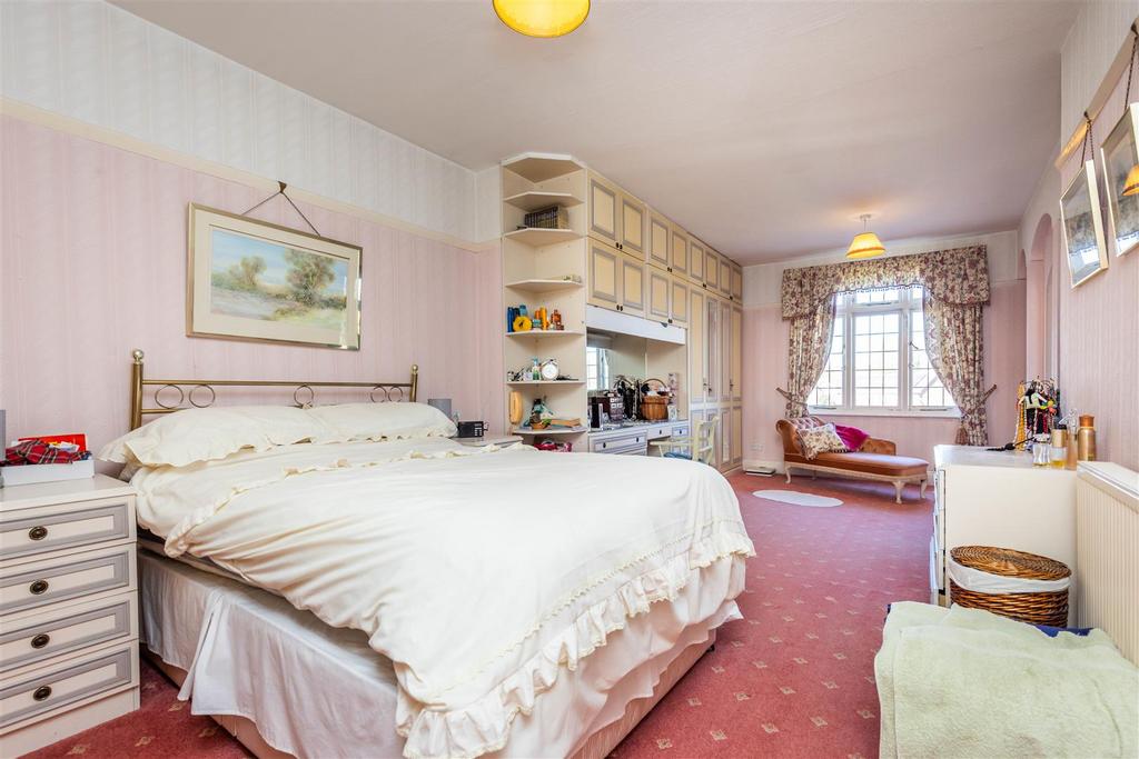 Northcote House, 45, Bingham Road Radcliffe-On-Tre