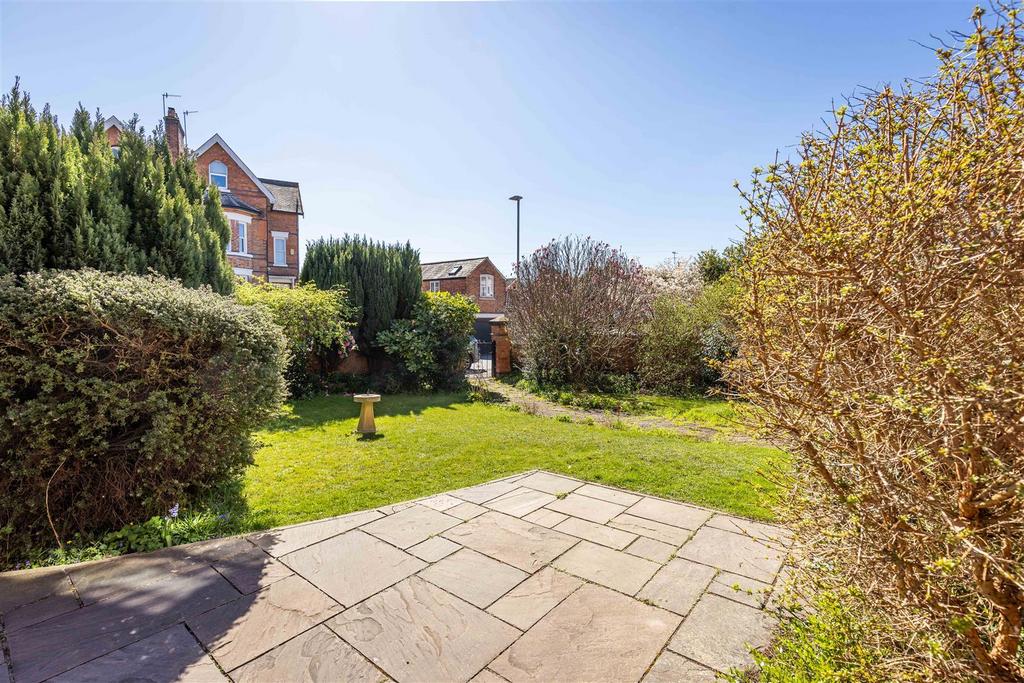 Northcote House, 45, Bingham Road Radcliffe-On-Tre