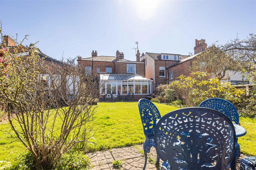 Northcote House, 45, Bingham Road Radcliffe-On-Tre