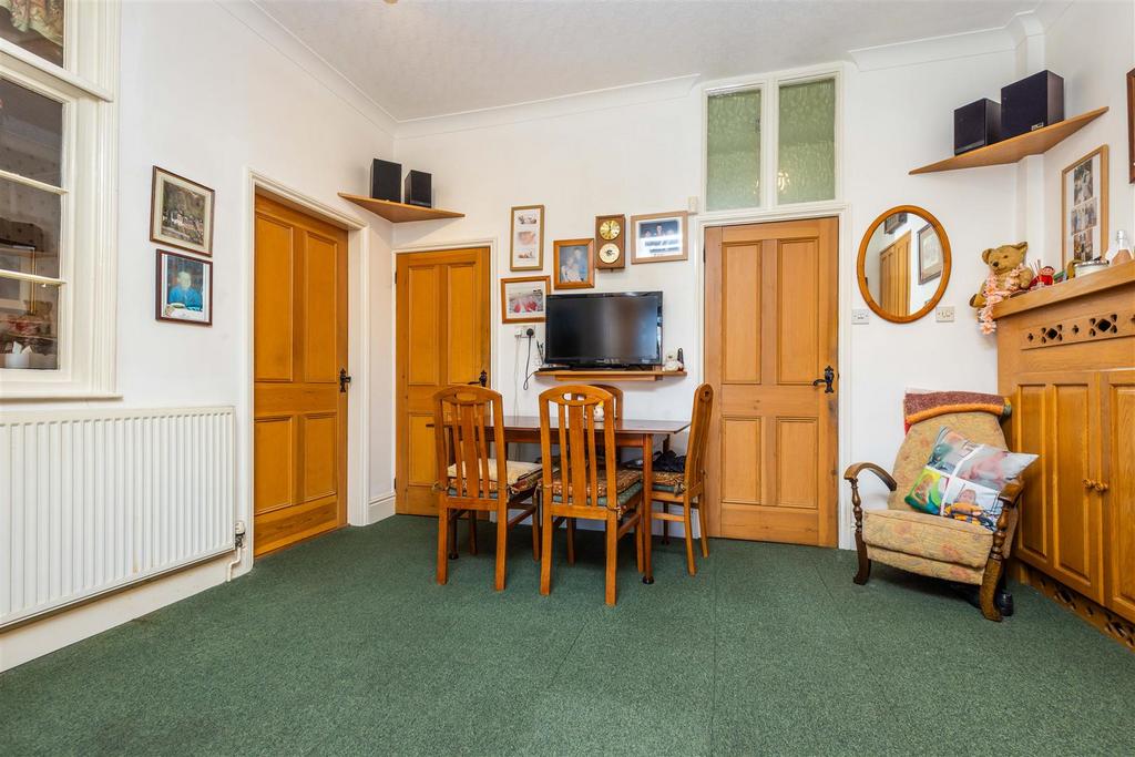 Northcote House, 45, Bingham Road Radcliffe-On-Tre