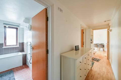 1 bedroom flat to rent, Gaselee Street, Canary Wharf, London, E14