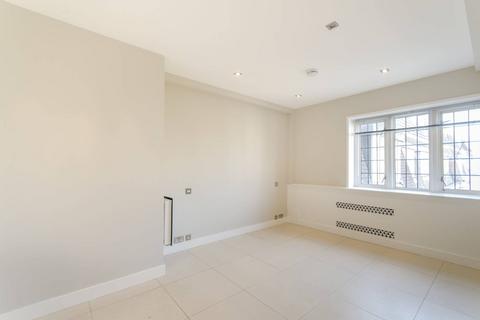 3 bedroom flat to rent, Wellington Road, St John's Wood, London, NW8