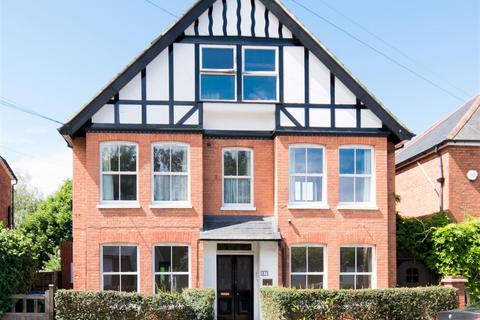 undefined, Oakdale Road, Weybridge