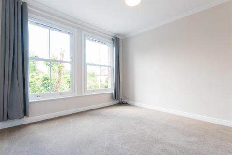 undefined, Oakdale Road, Weybridge