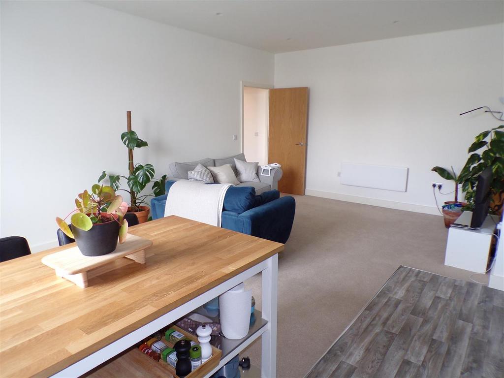 Livingroom1.JPG