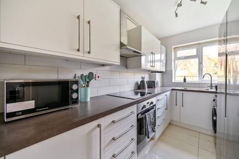 undefined, Avenue Road, Acton, London, W3
