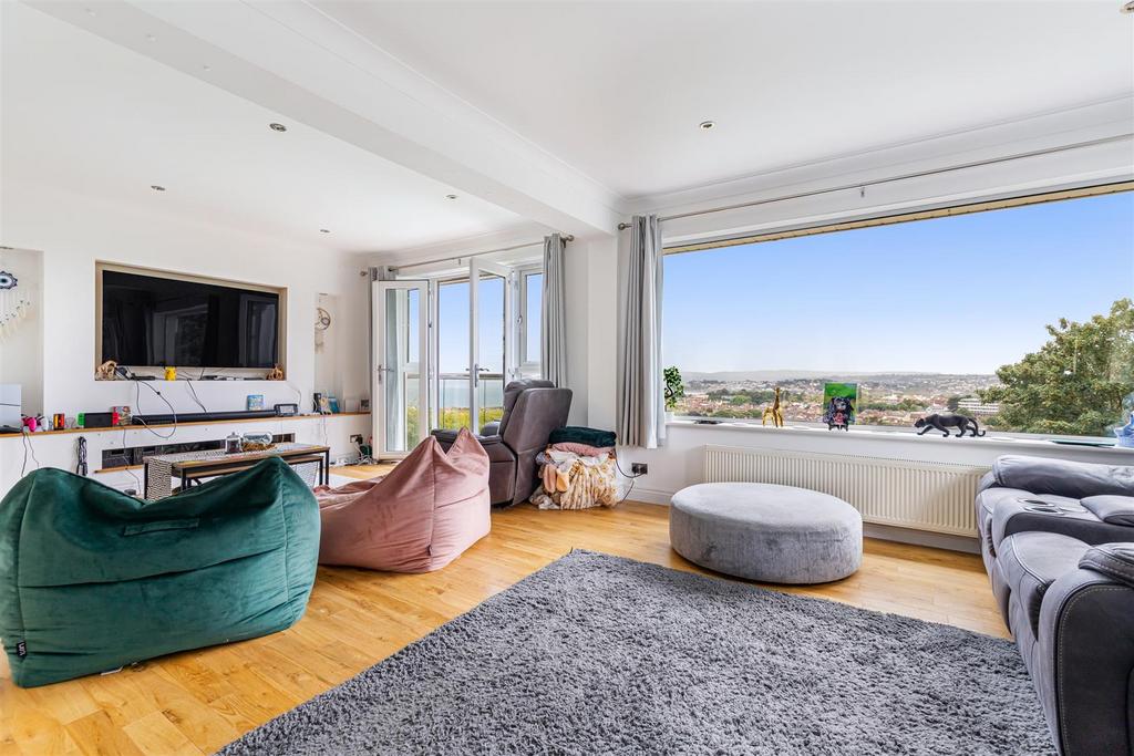 A25 - Mead Way Lower Penns Road - 250723.jpg