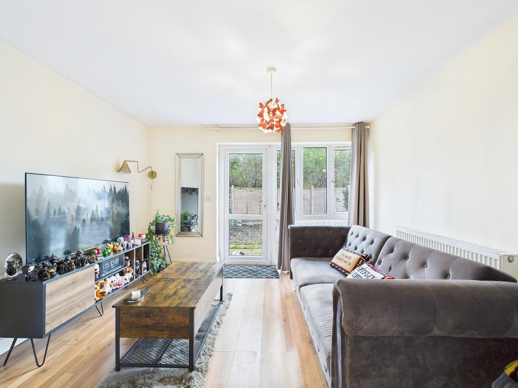 Cam01909 g0 pr0432 still001