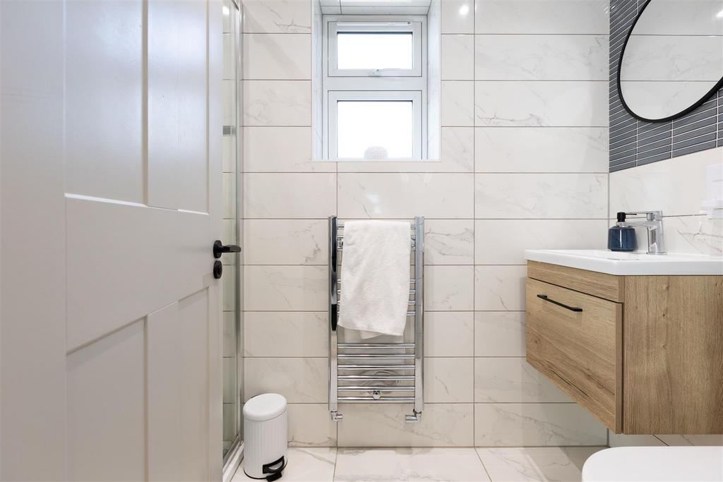 En-Suite 2