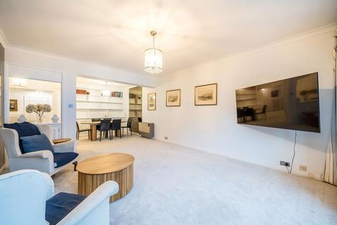 3 bedroom flat to rent, Montrose Court, London SW7
